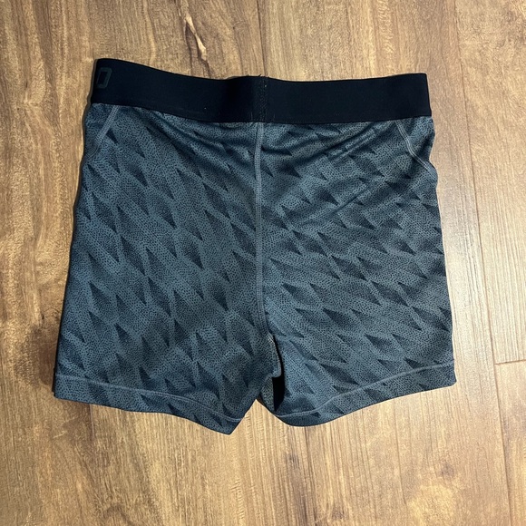 Nike Pro Hypercool Spandex, Size S, Gray/Black - Picture 2 of 5